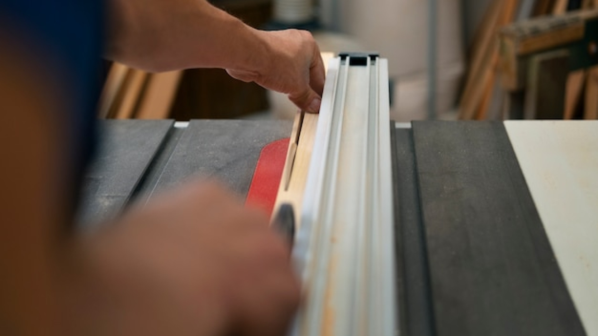 Pourquoi l’extrusion PVC est essentielle dans le bâtiment et la construction ?